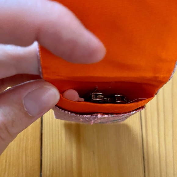 Japanese Silk Mini Sewing Kit for Pocket or Handbag - Picture 4 of 5